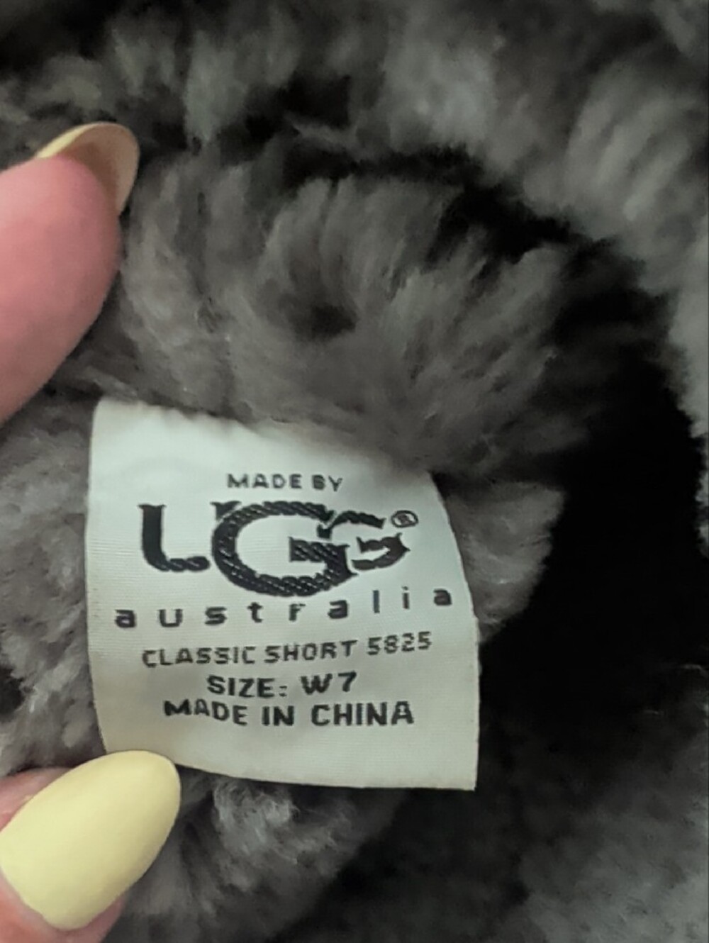 Classic Short UGGs In Grey - Picture 4 of 4